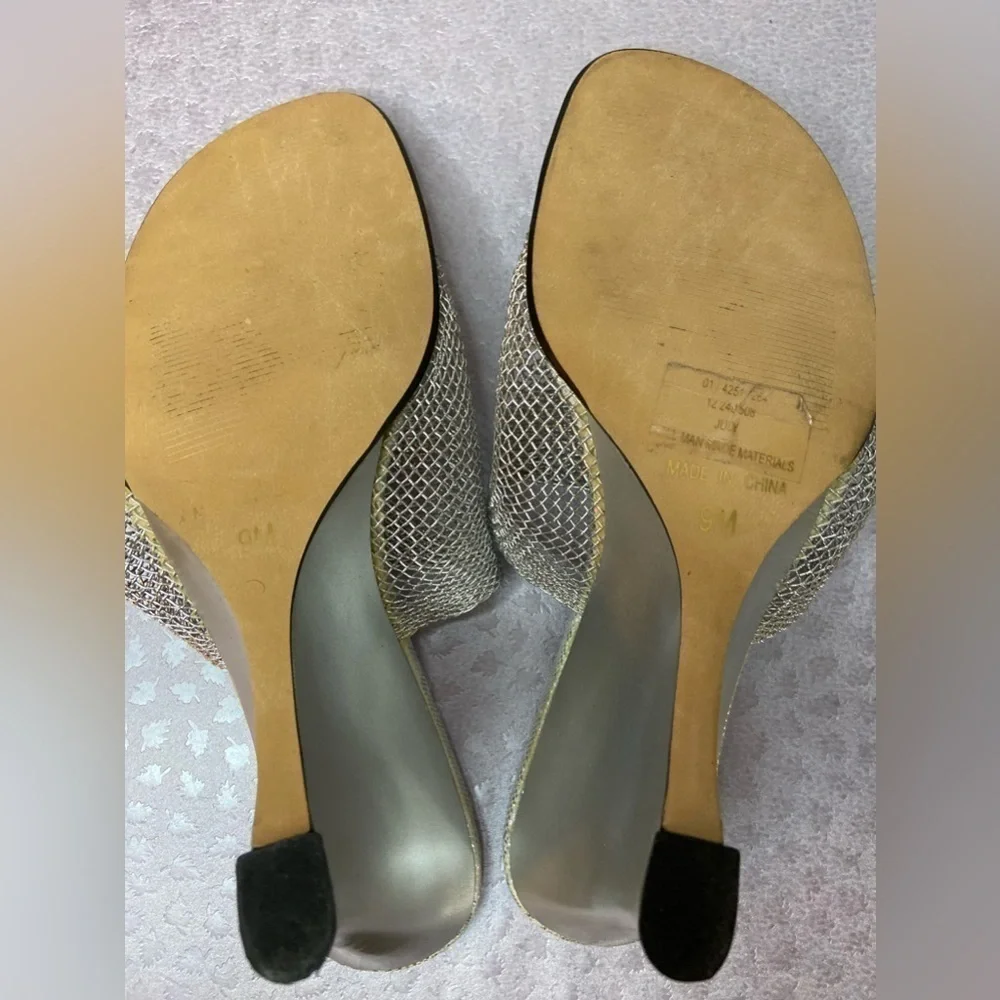 Pierre Dumas~Iridescent Insole w/Wire Mesh-Look Slide Sandal~Wedge~Silver~Size 9